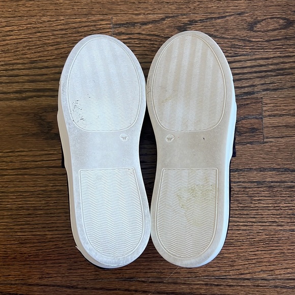 Lewit Arlo Embossed Black Velvet Slip On Platform Sneaker. Size 39. With Box. - Picture 4 of 9